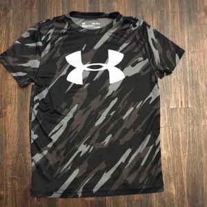 Under Armour matching shirt and shorts.